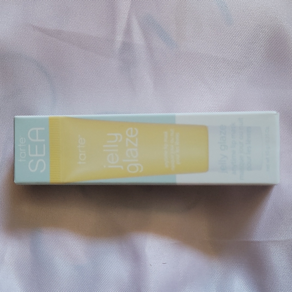 Lip mask